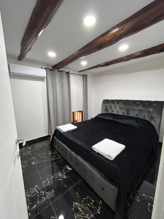Giovanni Luxury Suites Napels Buitenkant foto