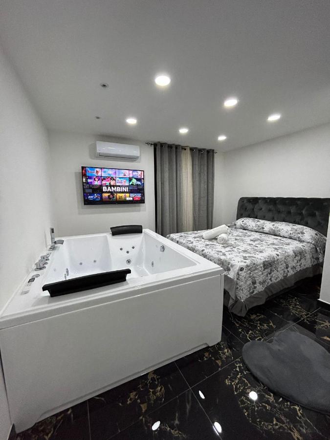 Giovanni Luxury Suites Napels Buitenkant foto