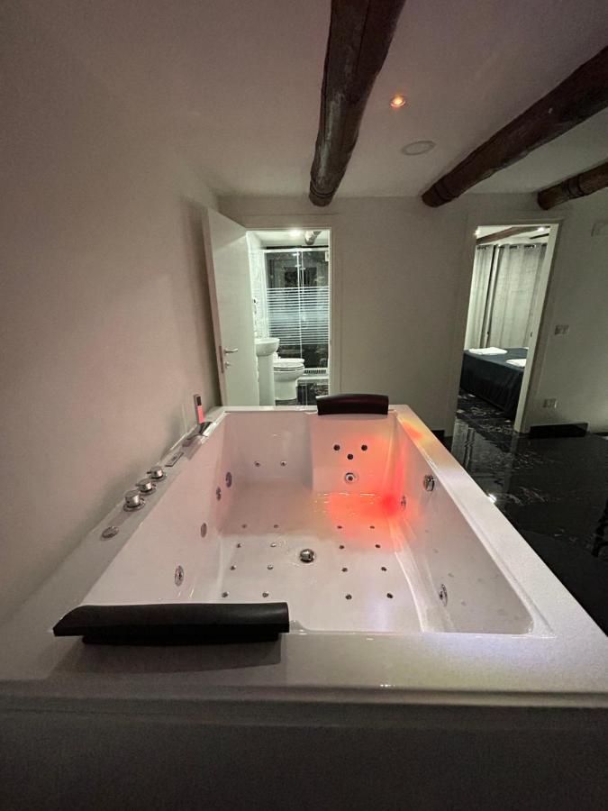 Giovanni Luxury Suites Napels Buitenkant foto