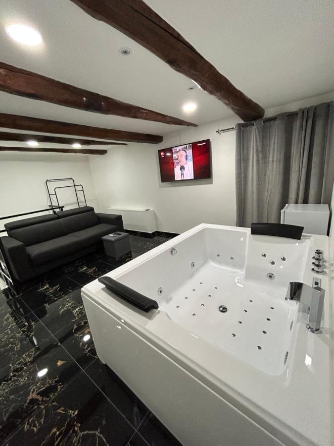 Giovanni Luxury Suites Napels Buitenkant foto