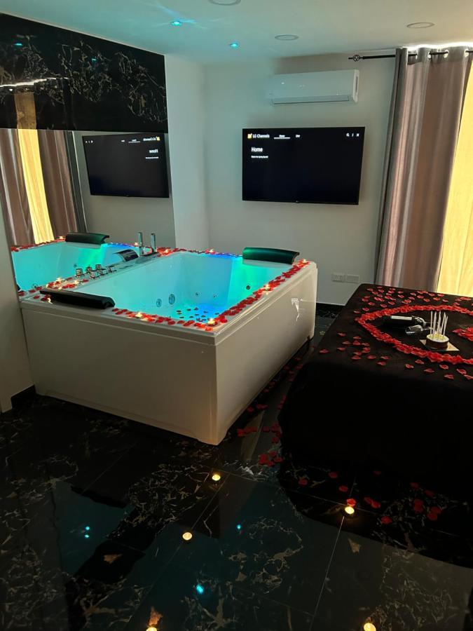 Giovanni Luxury Suites Napels Buitenkant foto