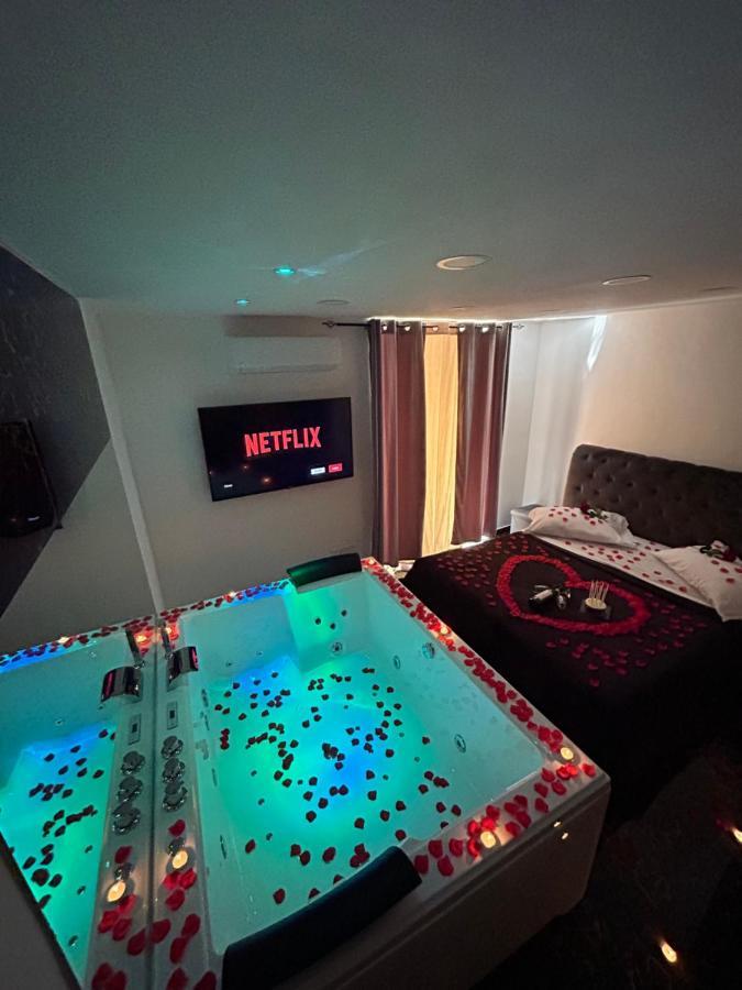 Giovanni Luxury Suites Napels Buitenkant foto