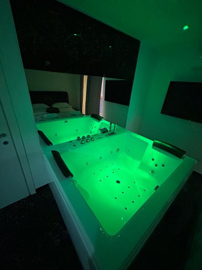 Giovanni Luxury Suites Napels Buitenkant foto