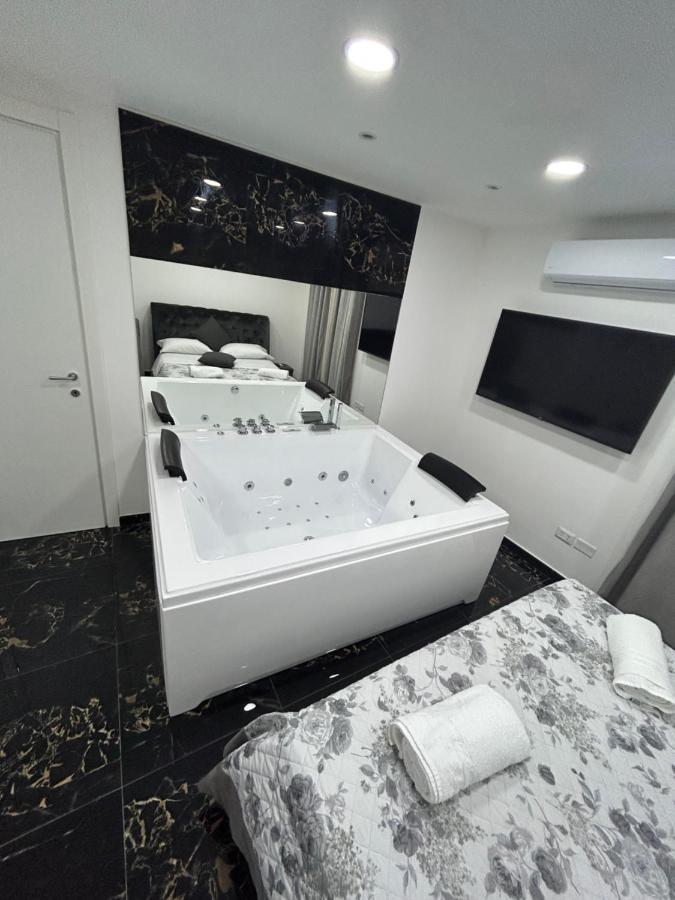 Giovanni Luxury Suites Napels Buitenkant foto