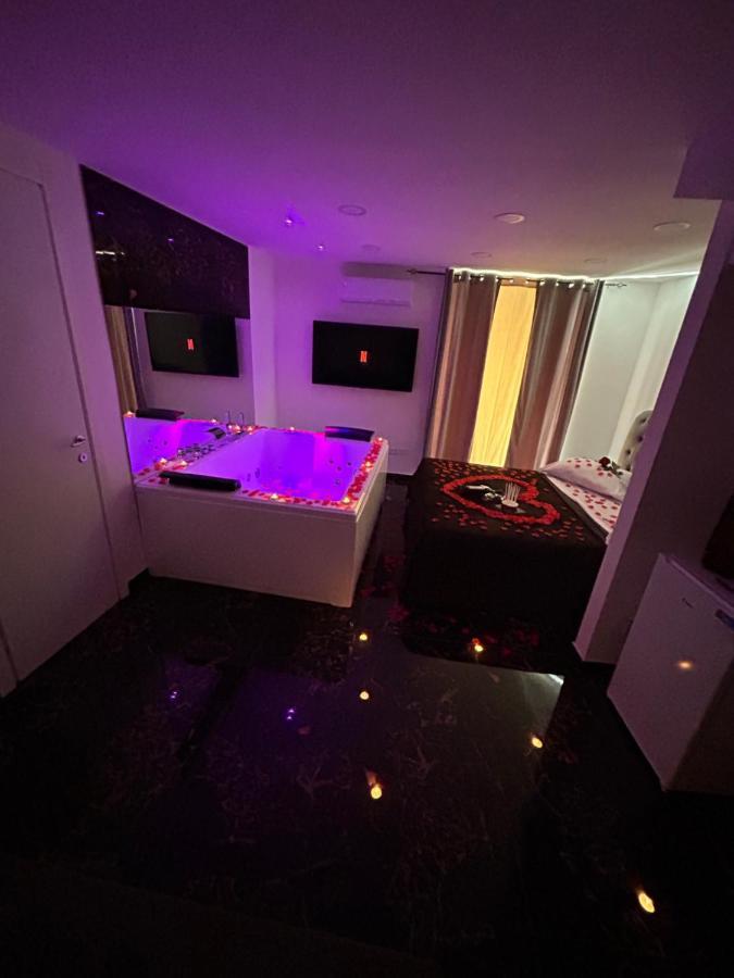 Giovanni Luxury Suites Napels Buitenkant foto