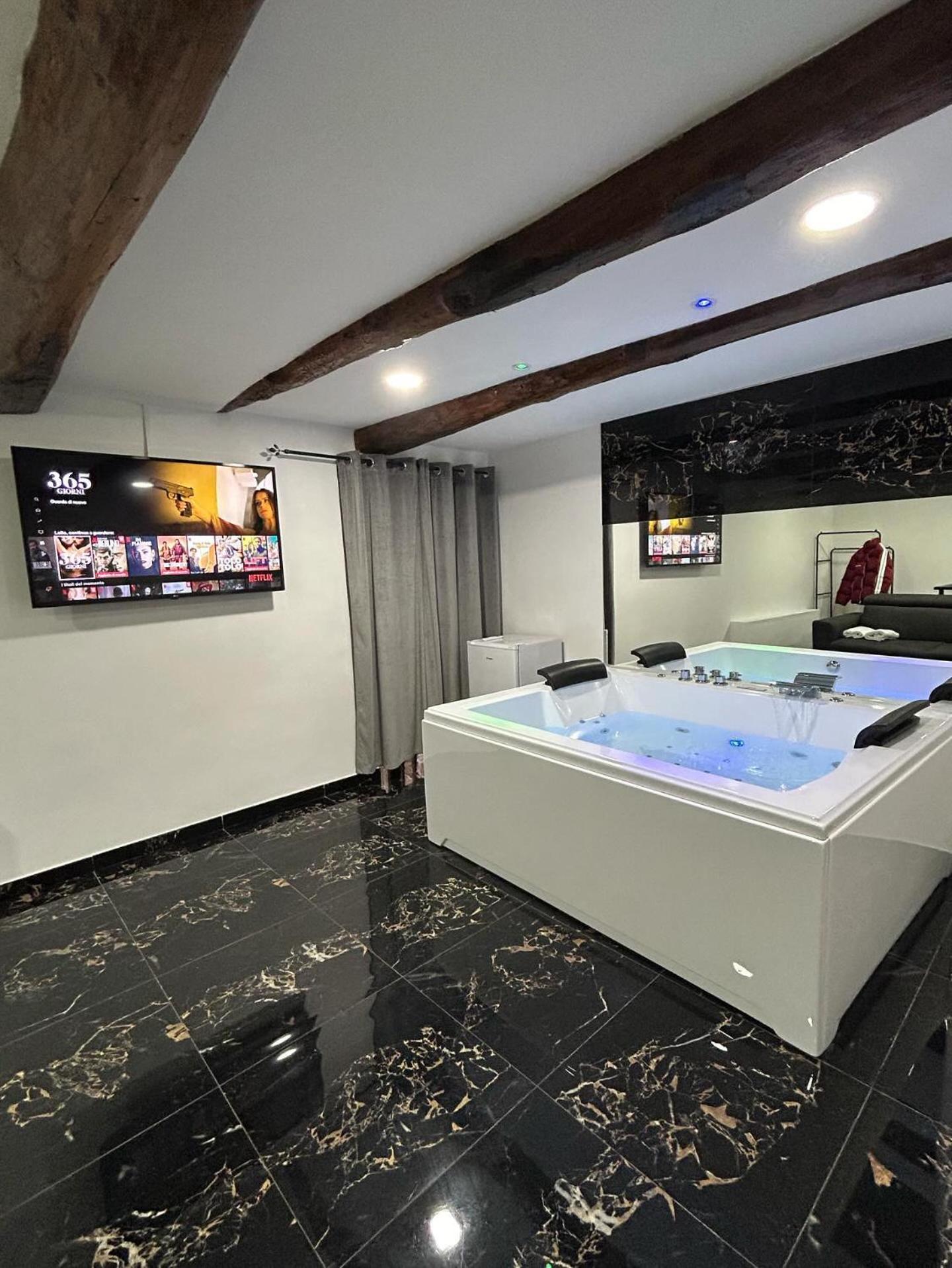 Giovanni Luxury Suites Napels Buitenkant foto