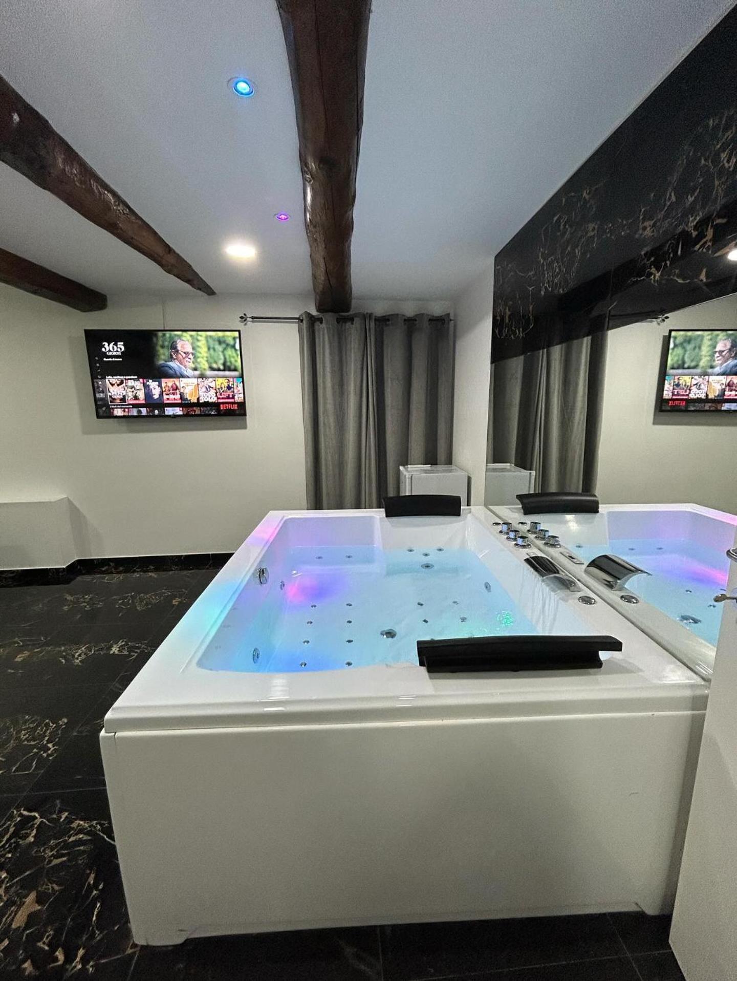 Giovanni Luxury Suites Napels Buitenkant foto