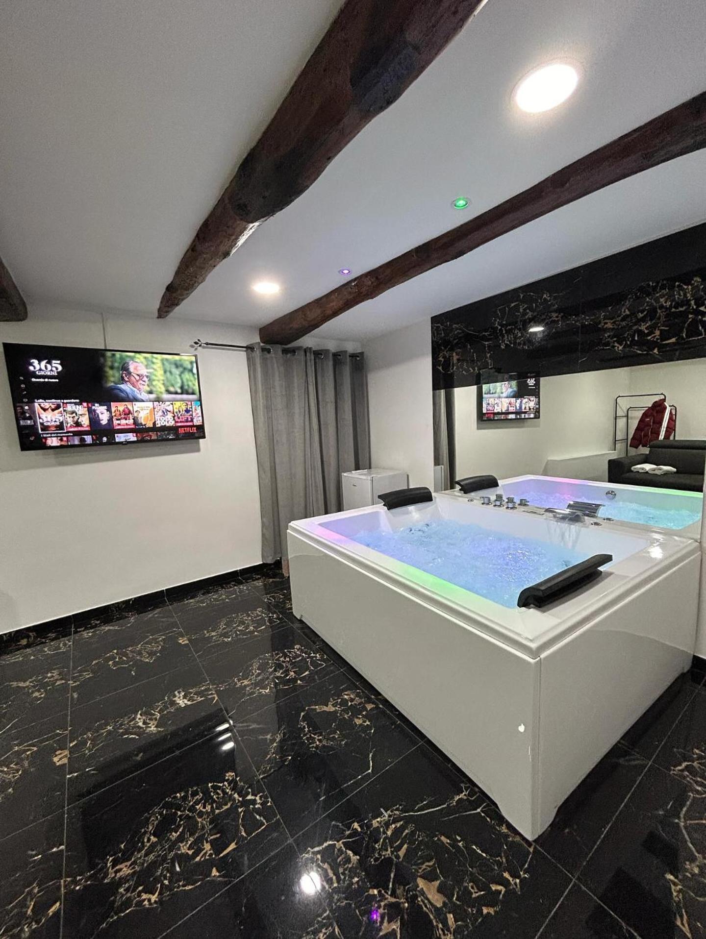 Giovanni Luxury Suites Napels Buitenkant foto